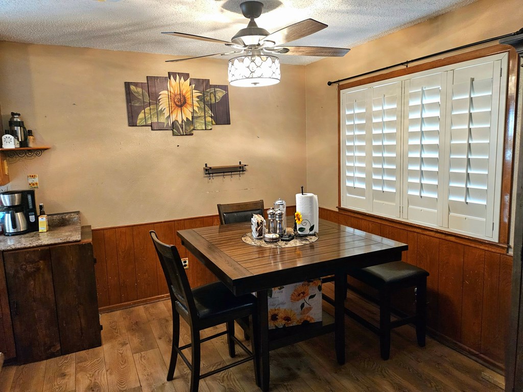 517 E Harriet Property Photo 8