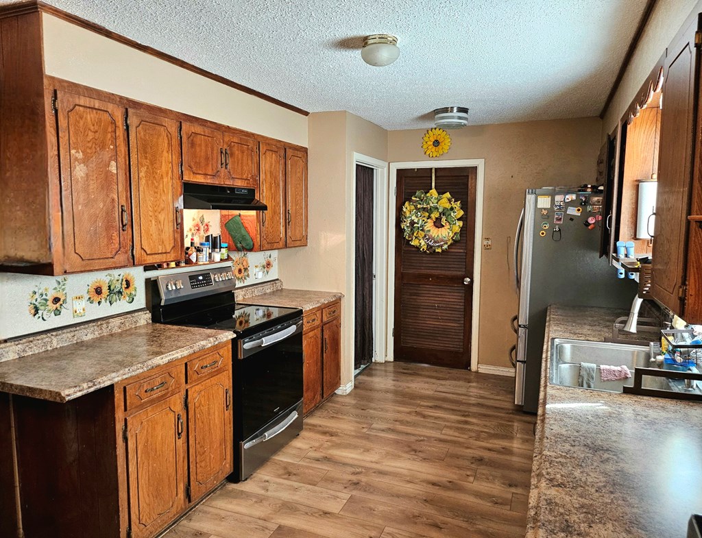 517 E Harriet Property Photo 10