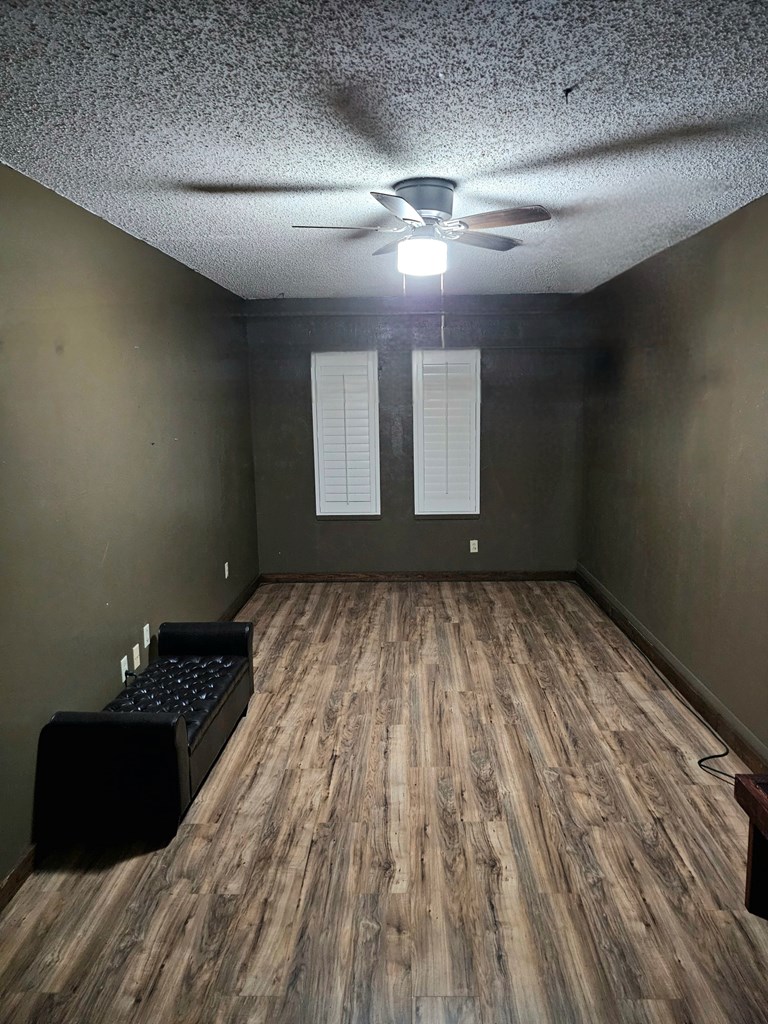 517 E Harriet Property Photo 12