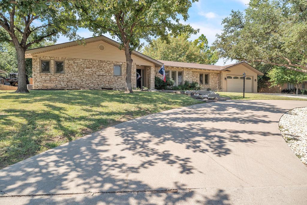 512 Highland Drive Property Photo 1