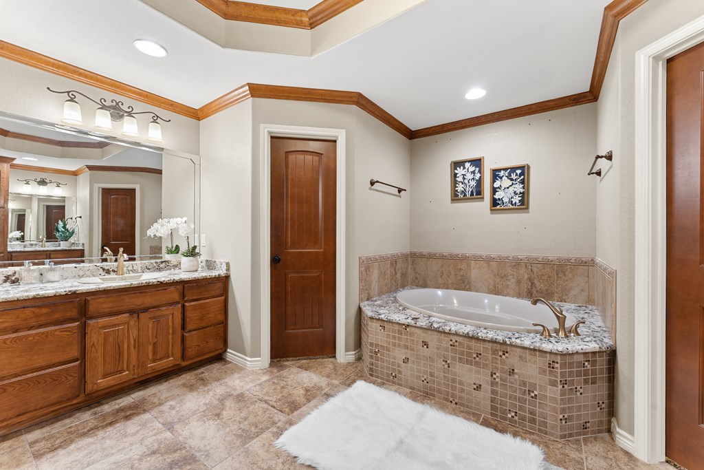 5 Chambord Drive Property Photo 15