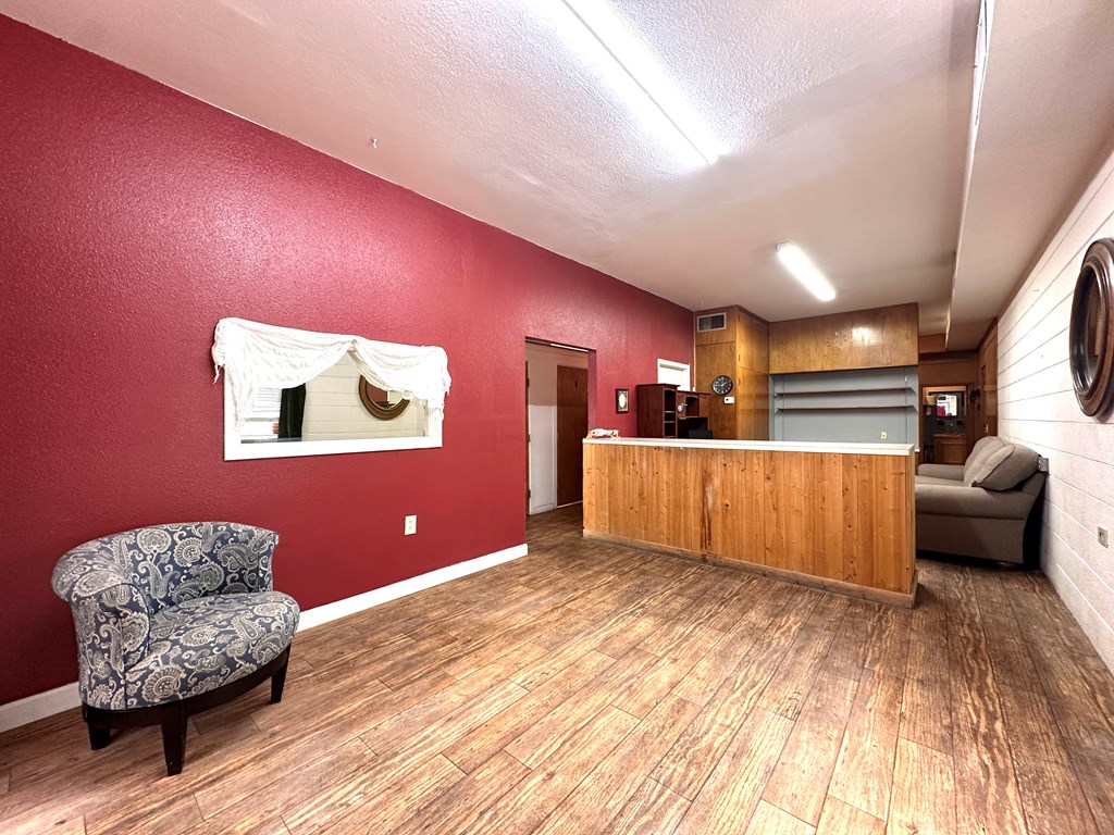 211 W Austin Property Photo 6