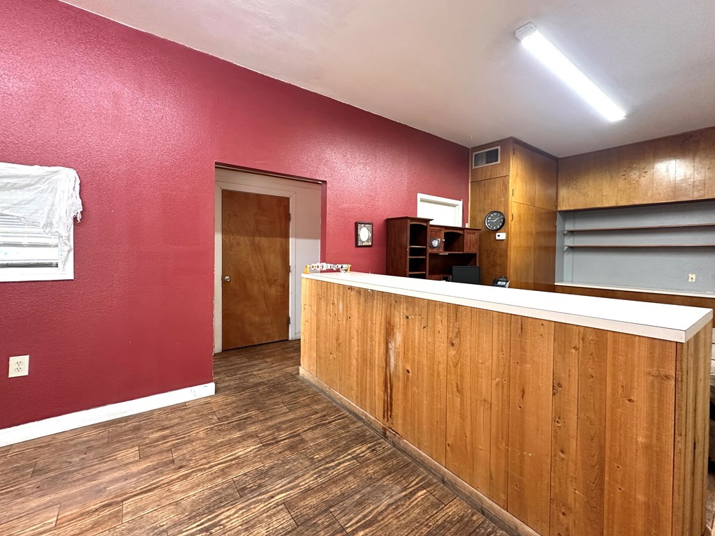 211 W Austin Property Photo 7