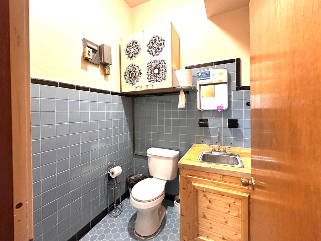 211 W Austin Property Photo 12