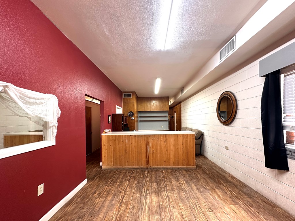 211 W Austin Property Photo 15