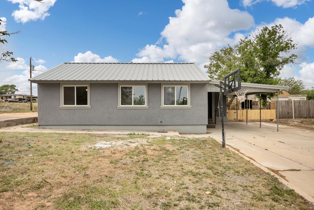 1104 S Monticello Dr Property Photo 1