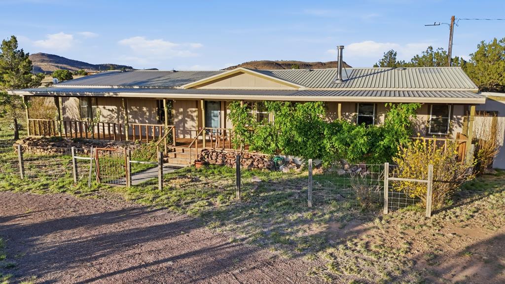 100 Comanche Trail Property Photo 1