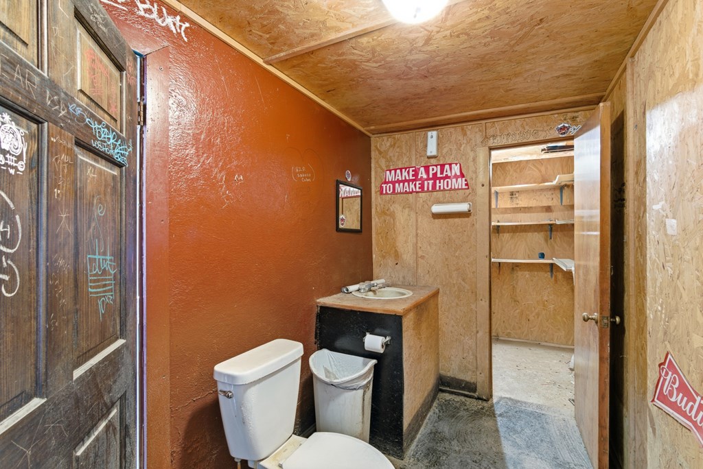 412 E Holland Avenue Property Photo 9