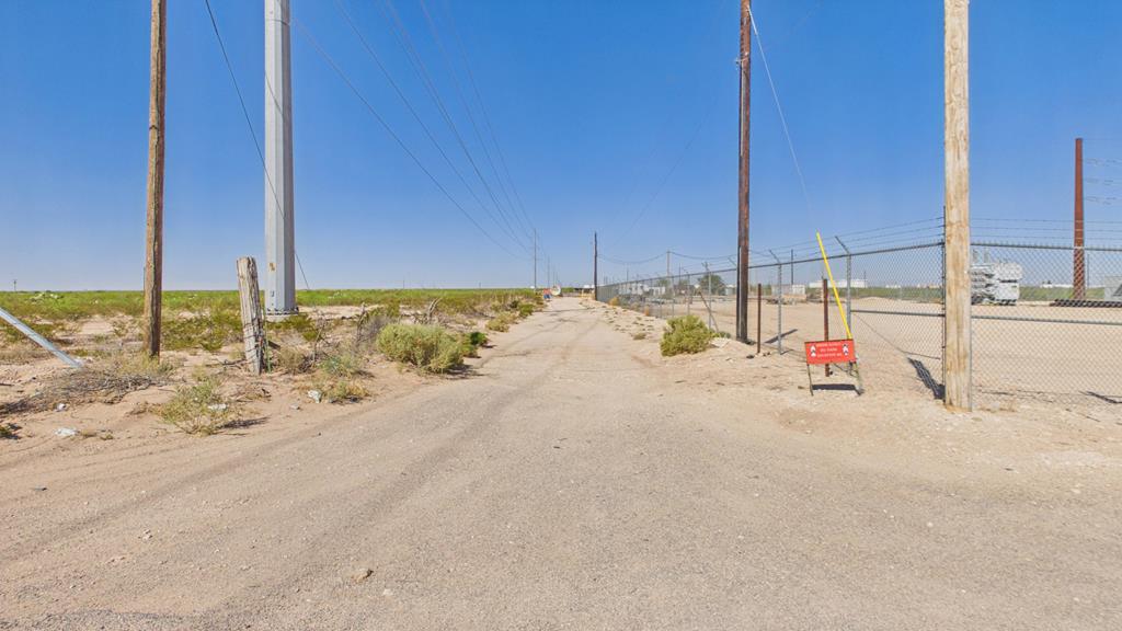 1024 N Pyote Property Photo 1