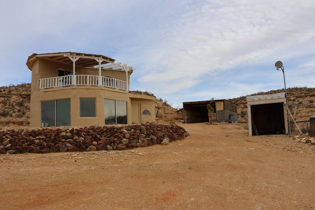 2201 La Luna Rd Property Photo 1