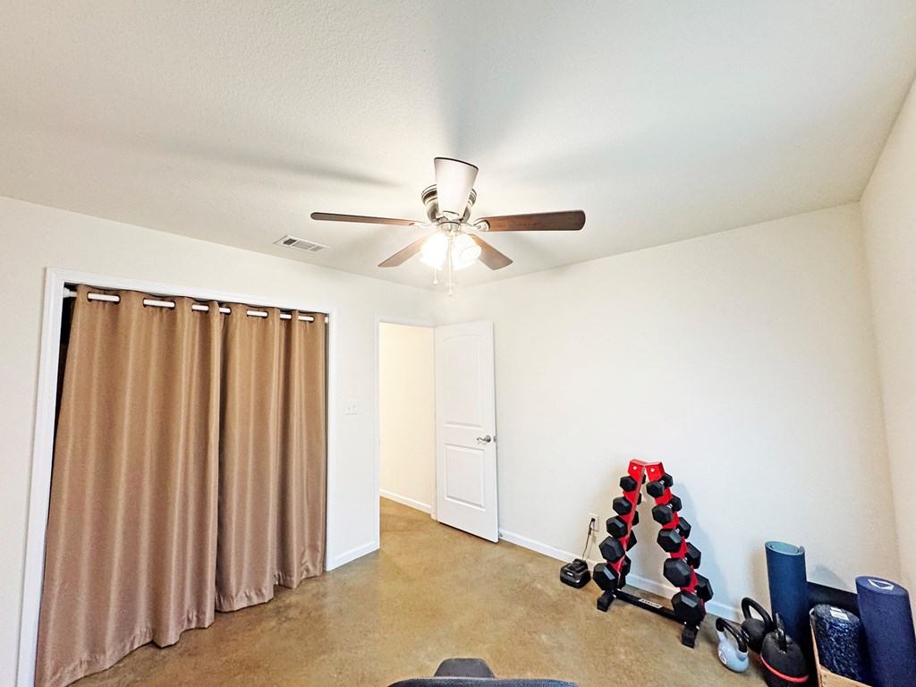 606 E Brown St Property Photo 21