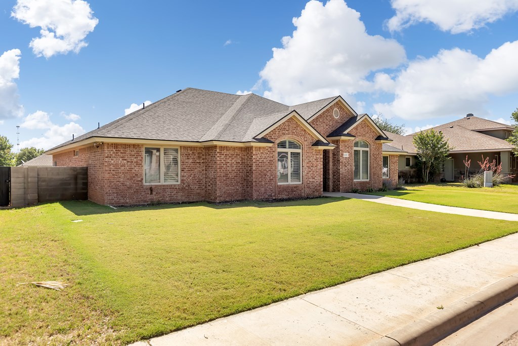 1518 Pecan Place Property Photo 2