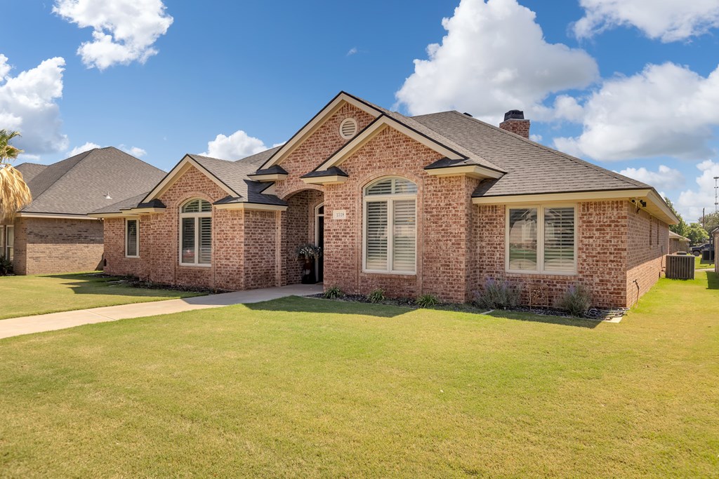 1518 Pecan Place Property Photo 3