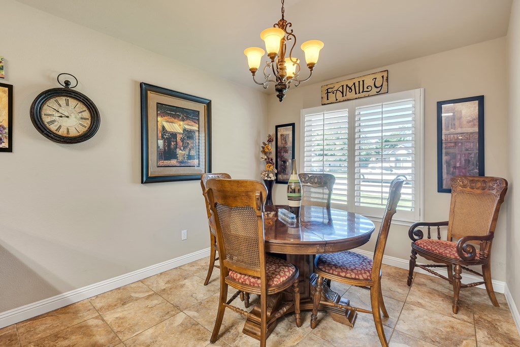 1518 Pecan Place Property Photo 4