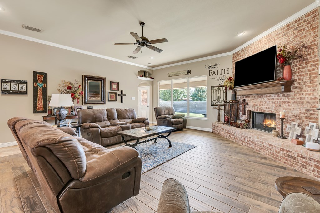 1518 Pecan Place Property Photo 6