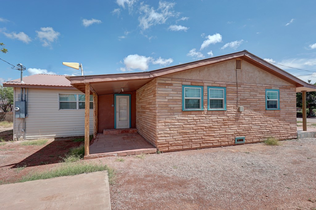 205 Lamar St. Property Photo 2