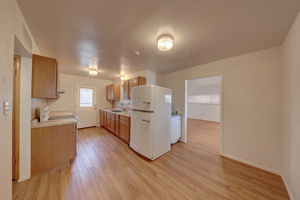 205 Lamar St. Property Photo 6