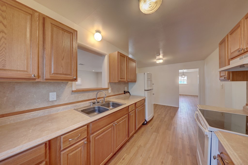 205 Lamar St. Property Photo 9