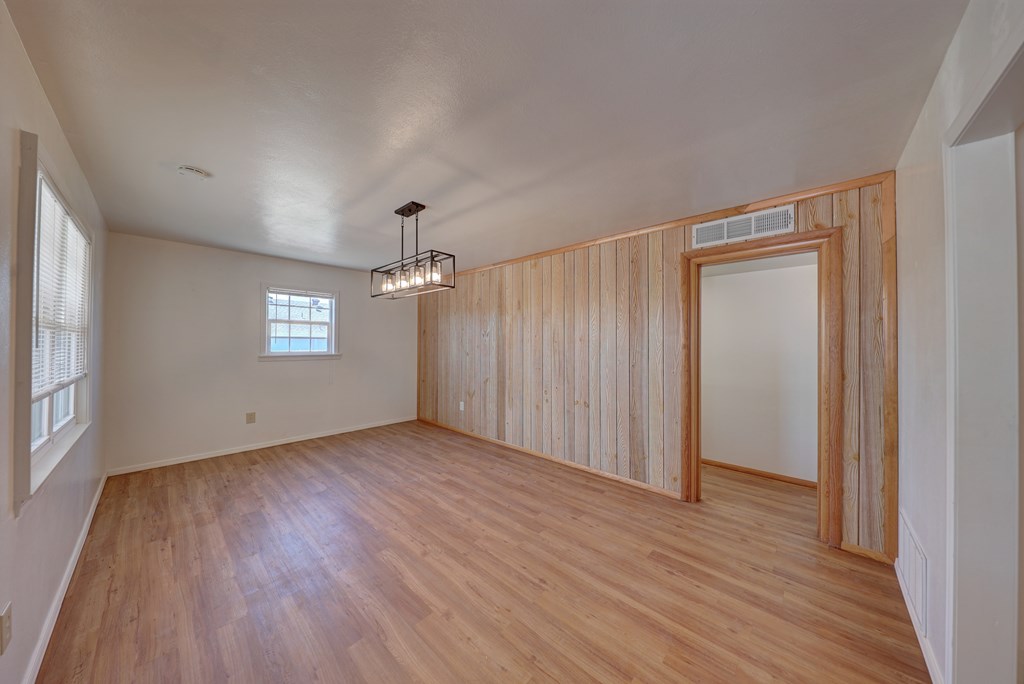 205 Lamar St. Property Photo 11