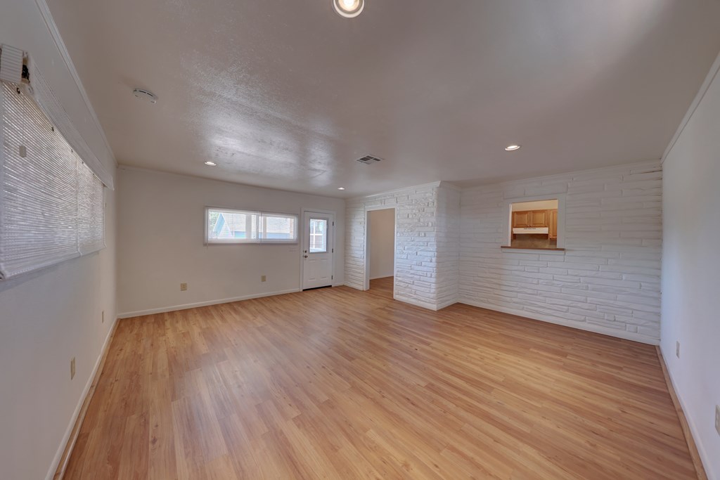 205 Lamar St. Property Photo 17