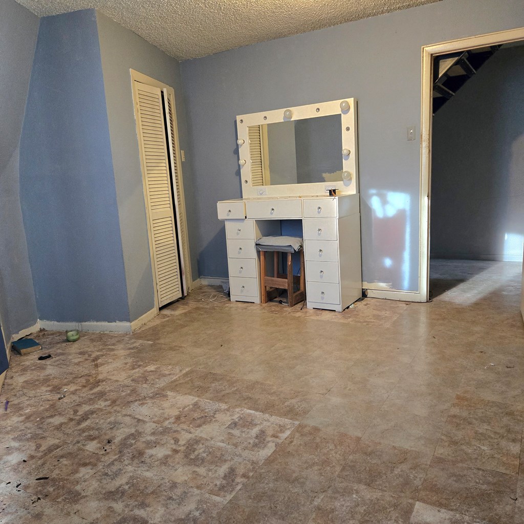 9524 W April Property Photo 7