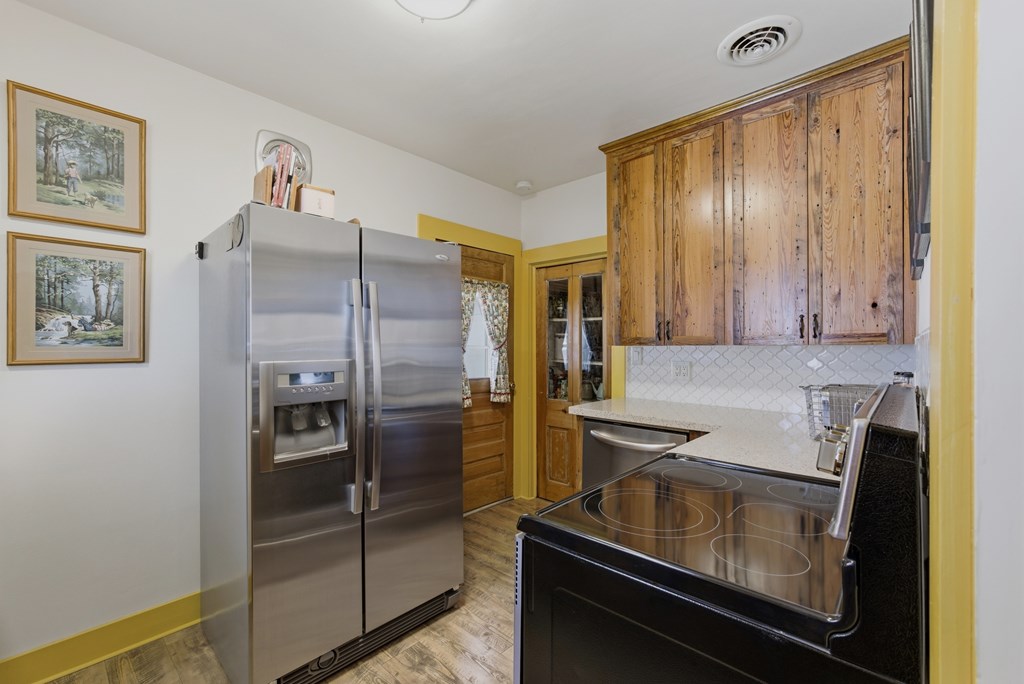 305 W Uvalde Property Photo 8