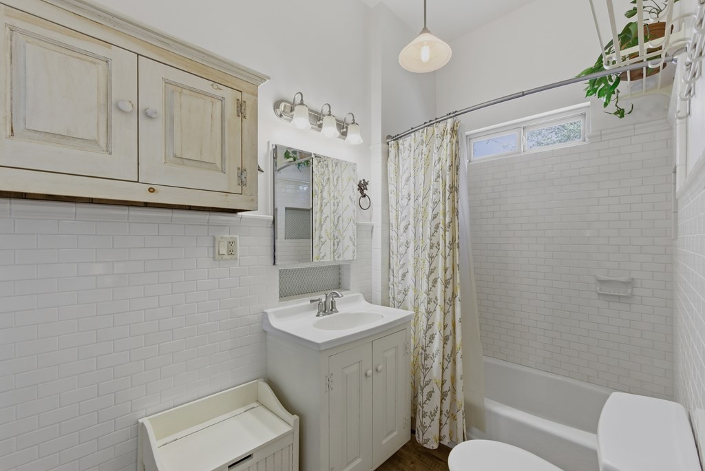 305 W Uvalde Property Photo 12