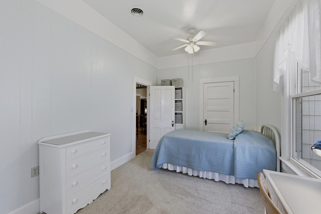 305 W Uvalde Property Photo 17
