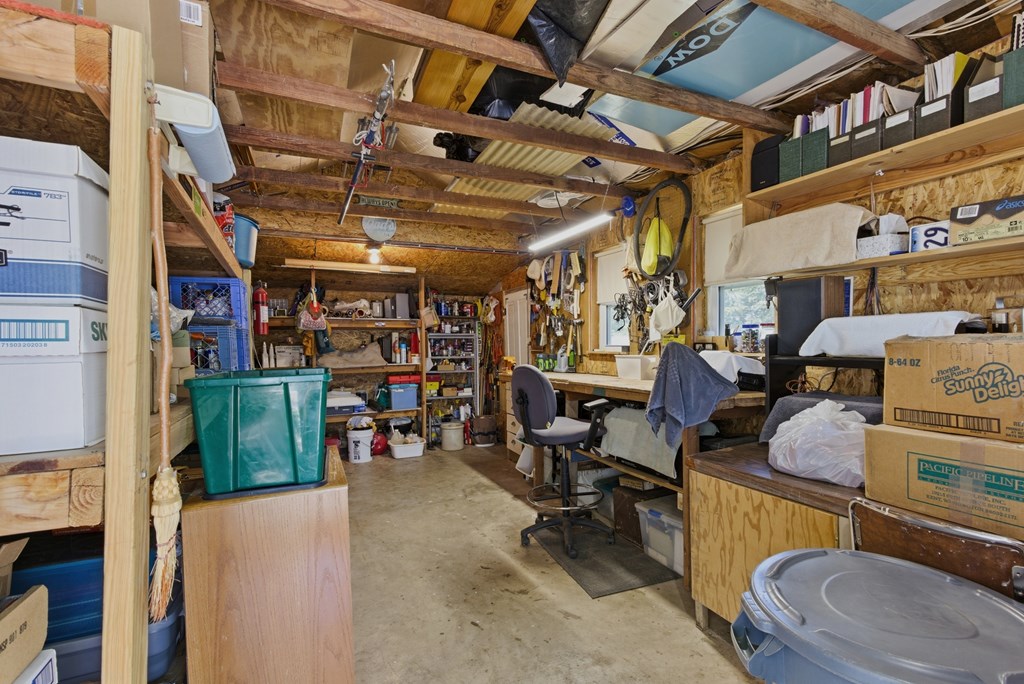 305 W Uvalde Property Photo 20
