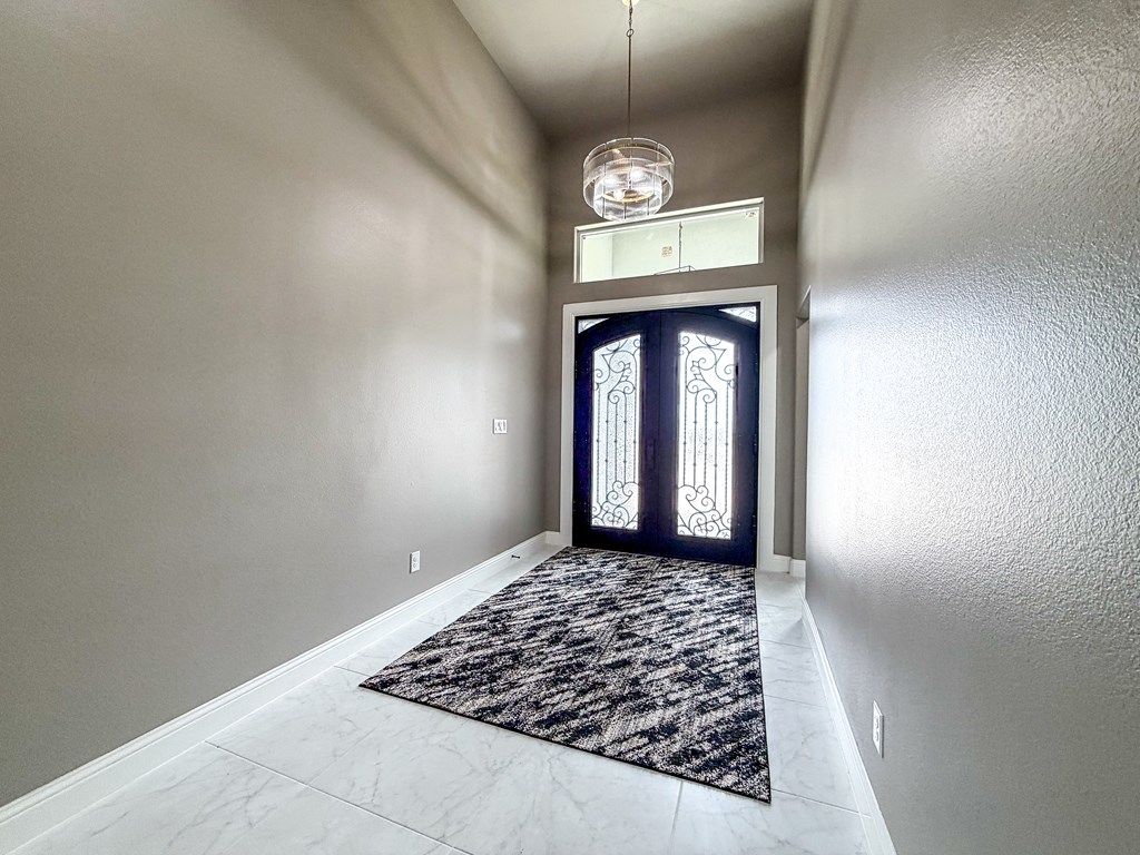 8625 Santa Isabella Property Photo 2