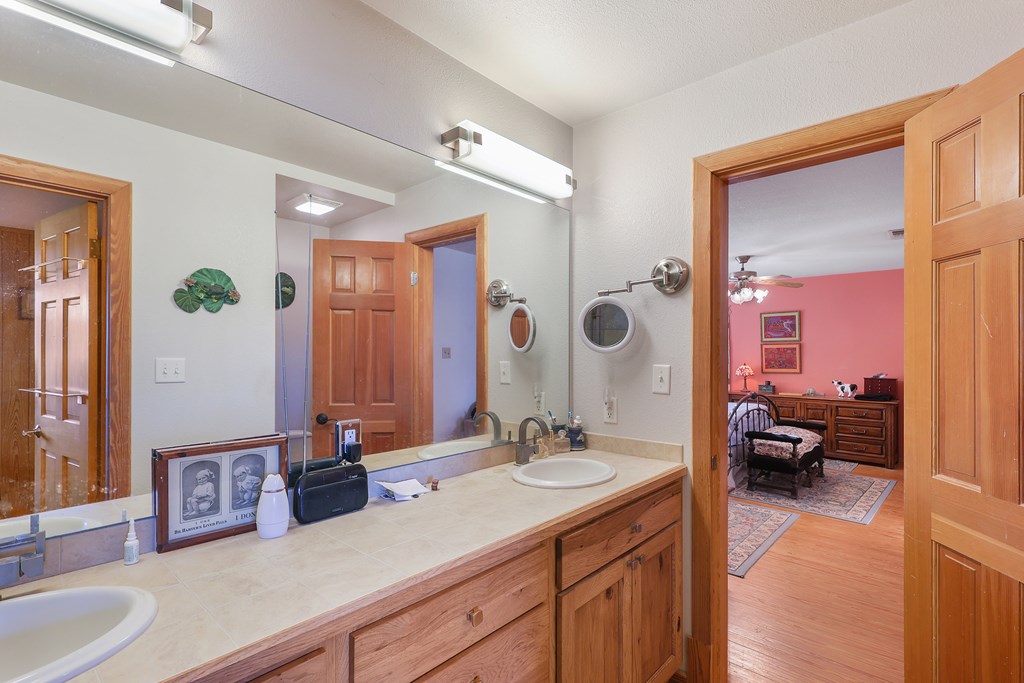 408 Pinon Property Photo 11