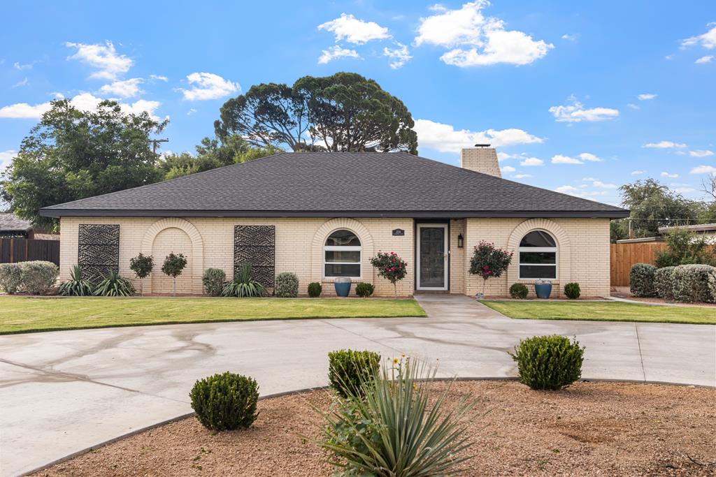 3216 Bainbridge Dr