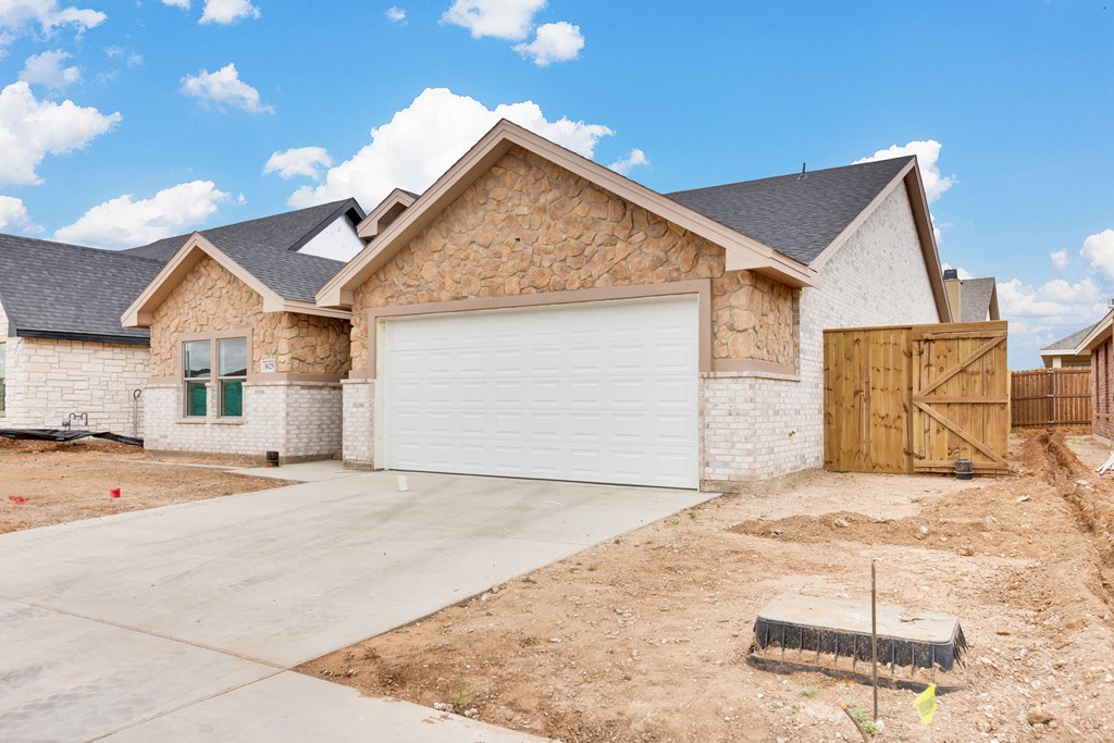 8629 Pamplona Pl Property Photo 3