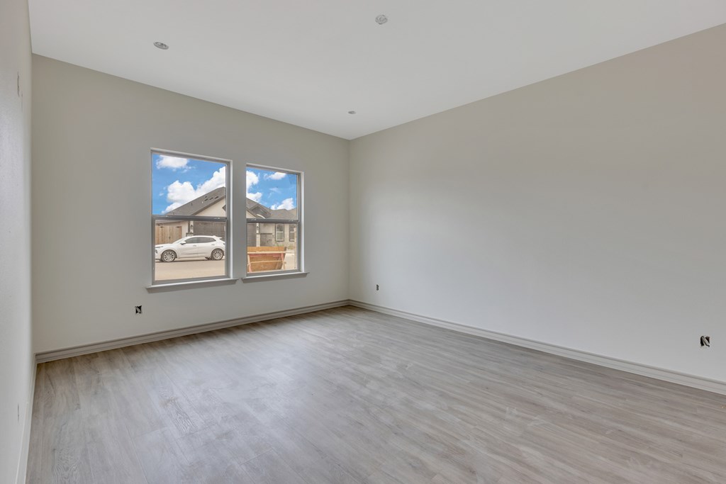 8629 Pamplona Pl Property Photo 4