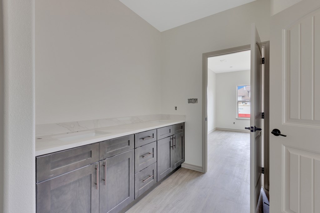 8629 Pamplona Pl Property Photo 7