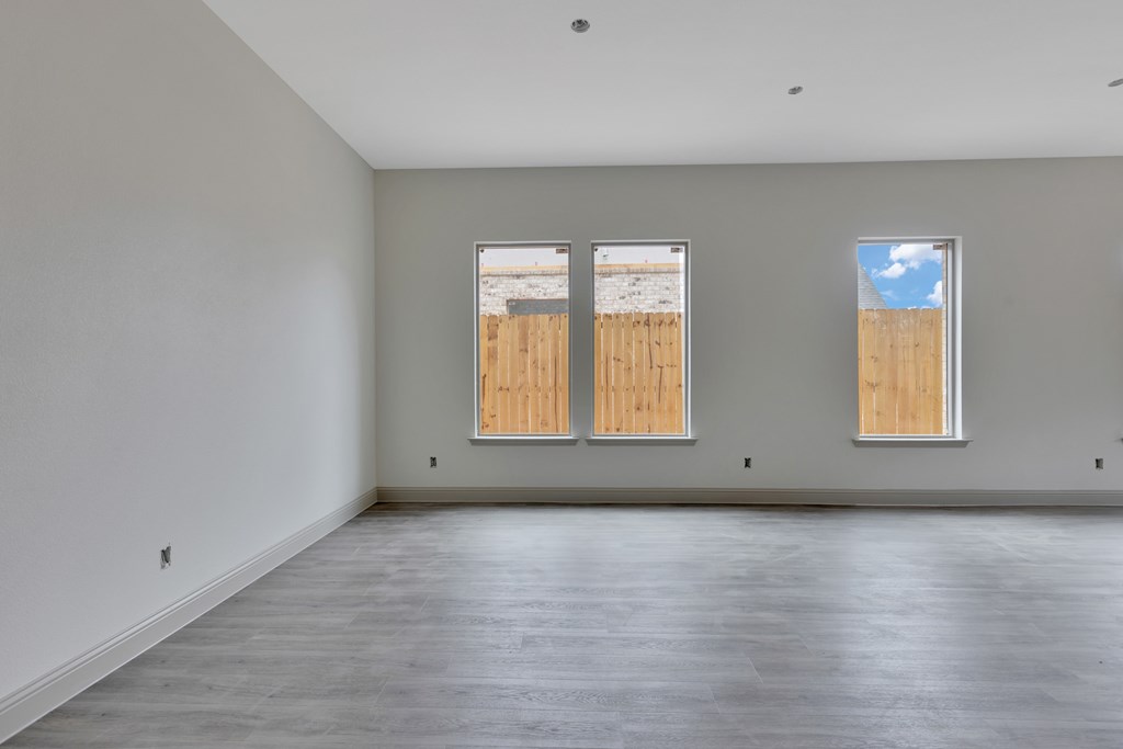 8629 Pamplona Pl Property Photo 11