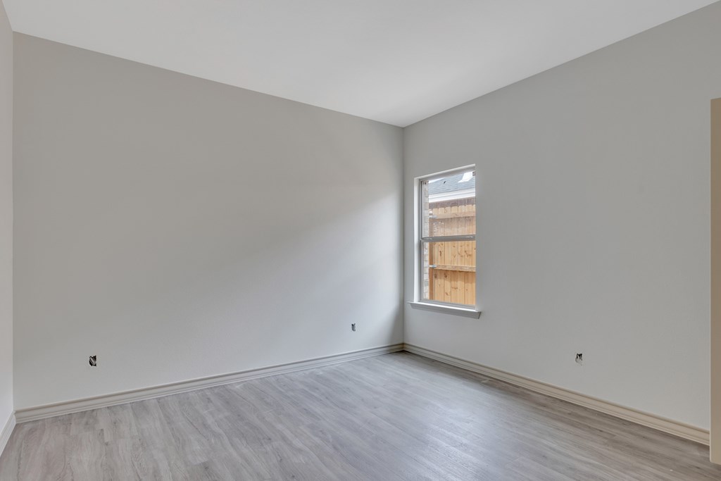 8629 Pamplona Pl Property Photo 23