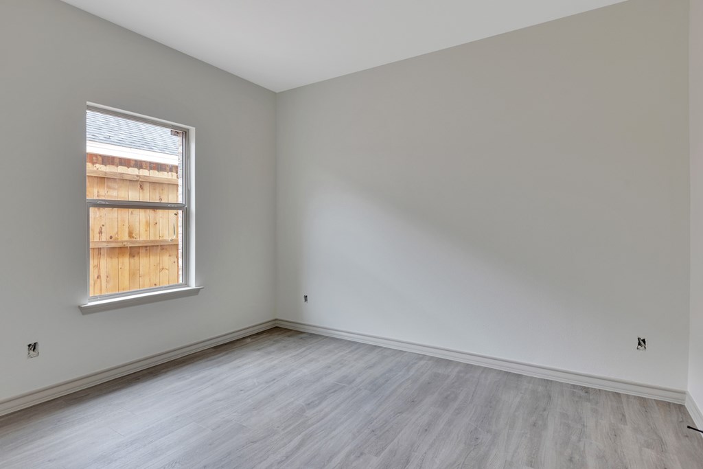 8629 Pamplona Pl Property Photo 26