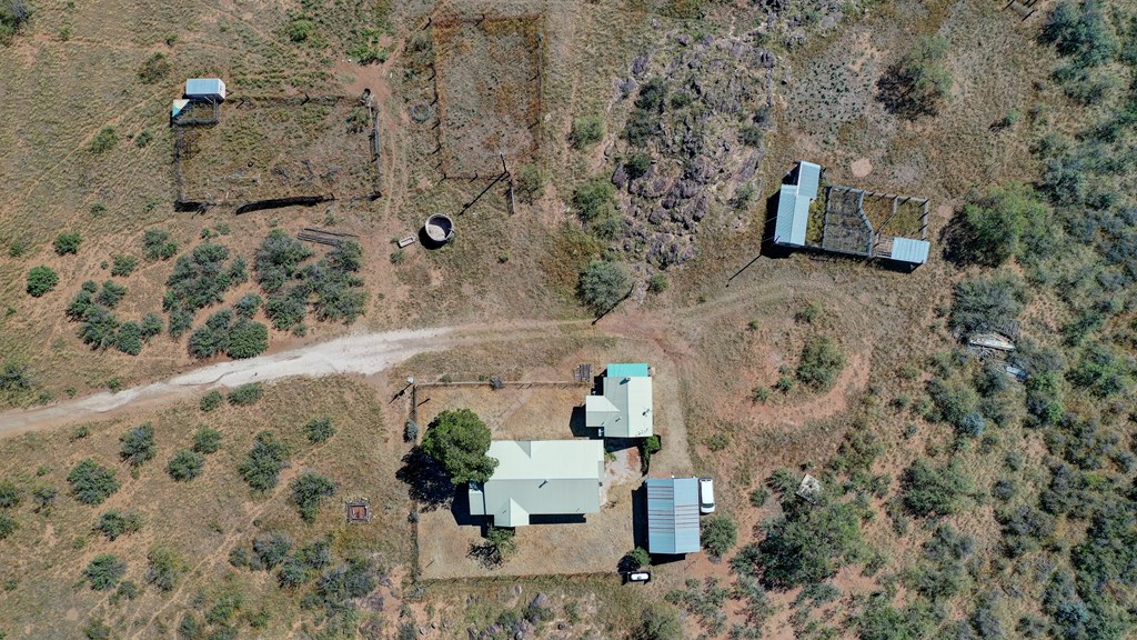 2703 W Highway 90 Property Photo 5
