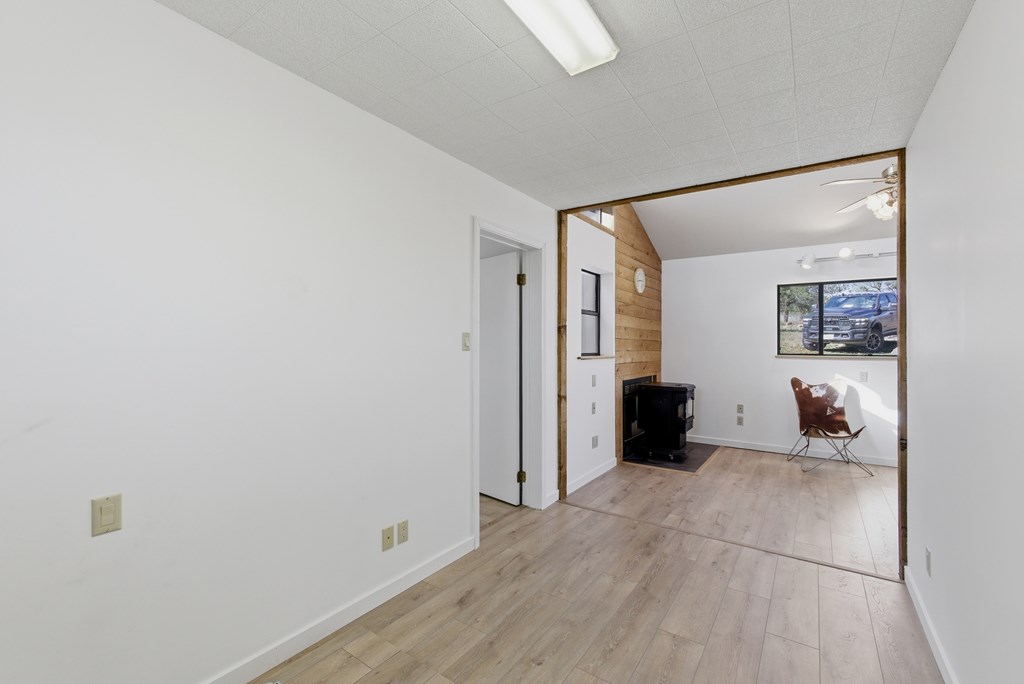 210 Yellow Knife Trail Property Photo 10