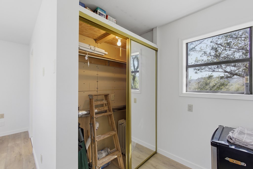 210 Yellow Knife Trail Property Photo 13