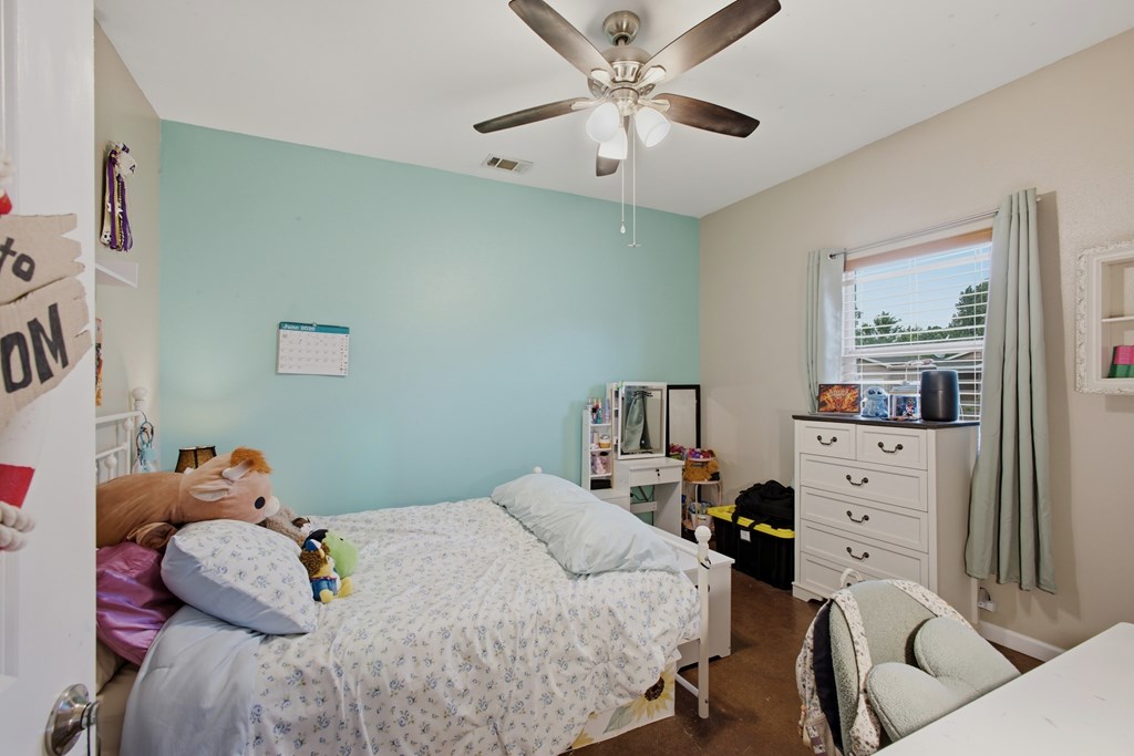 1601 W Uvalde Property Photo 13