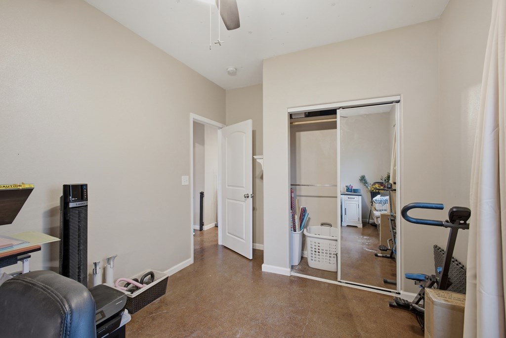 1601 W Uvalde Property Photo 20