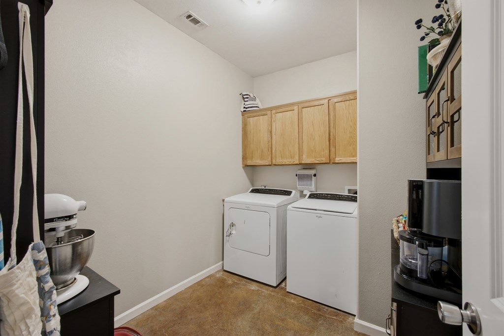 1601 W Uvalde Property Photo 21