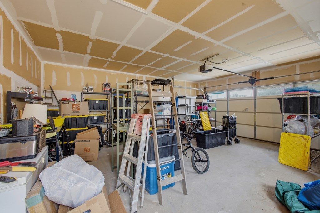 1601 W Uvalde Property Photo 24