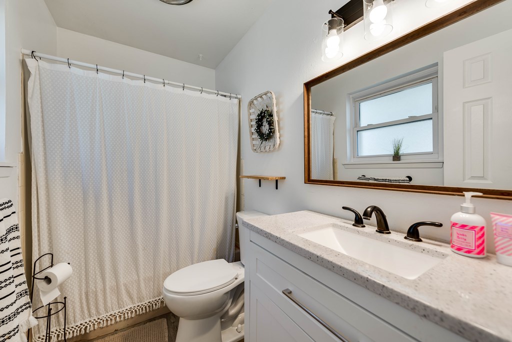 1105 Crescent Dr Property Photo 22