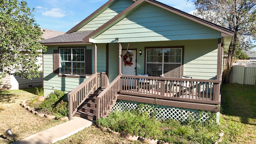 1006 W Del Rio St Property Photo 1