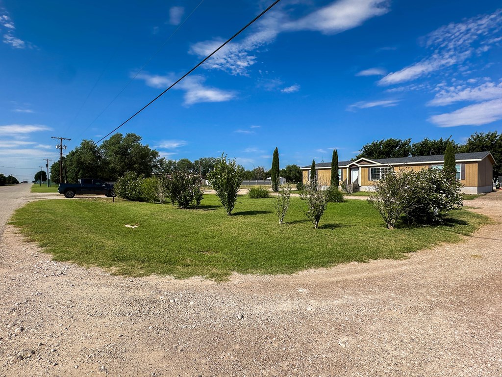121 County Rd 209-b Property Photo 2