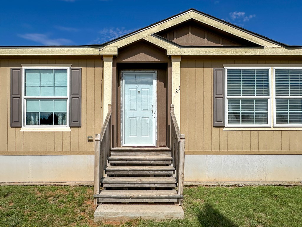 121 County Rd 209-b Property Photo 4