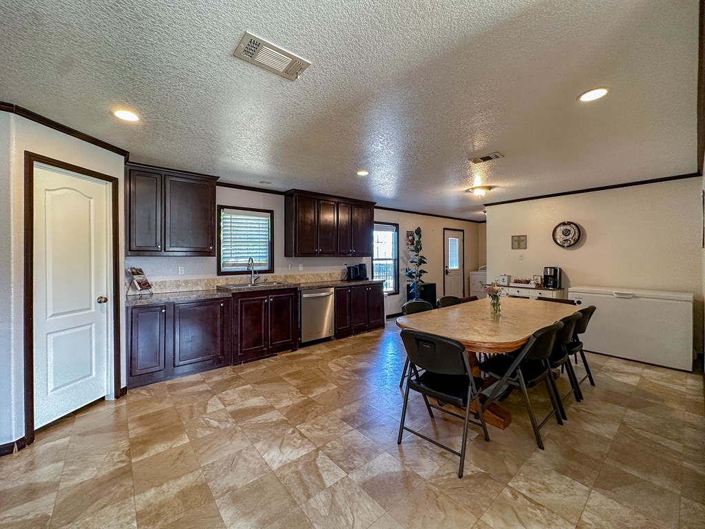 121 County Rd 209-b Property Photo 7